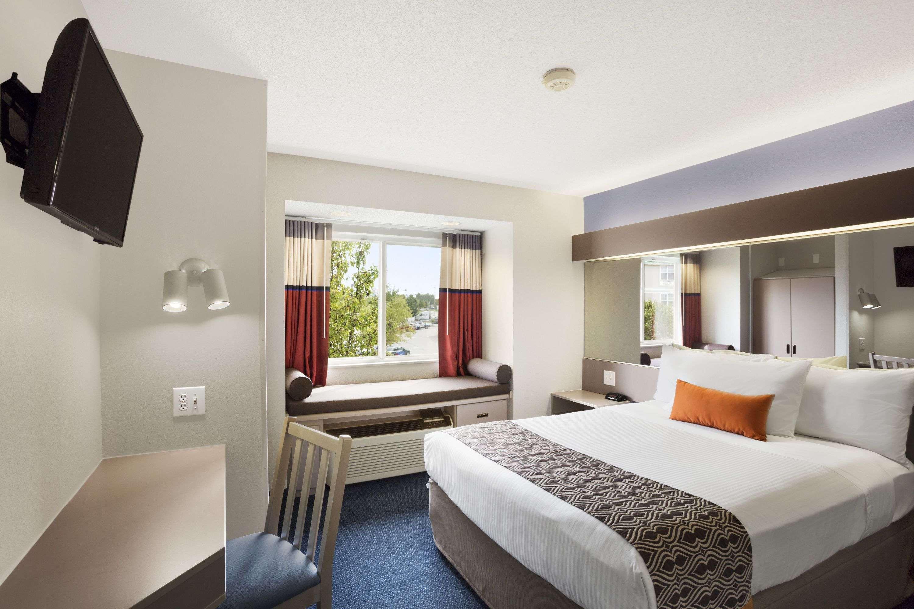 Microtel Inn By Wyndham Louisville East Exterior photo